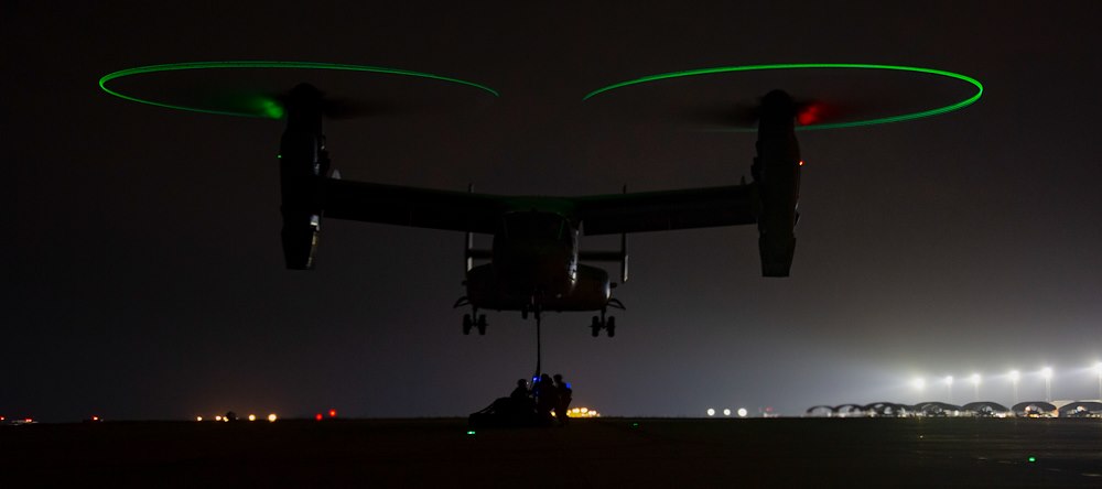 Marines train to expeditiously move cargo and equipment