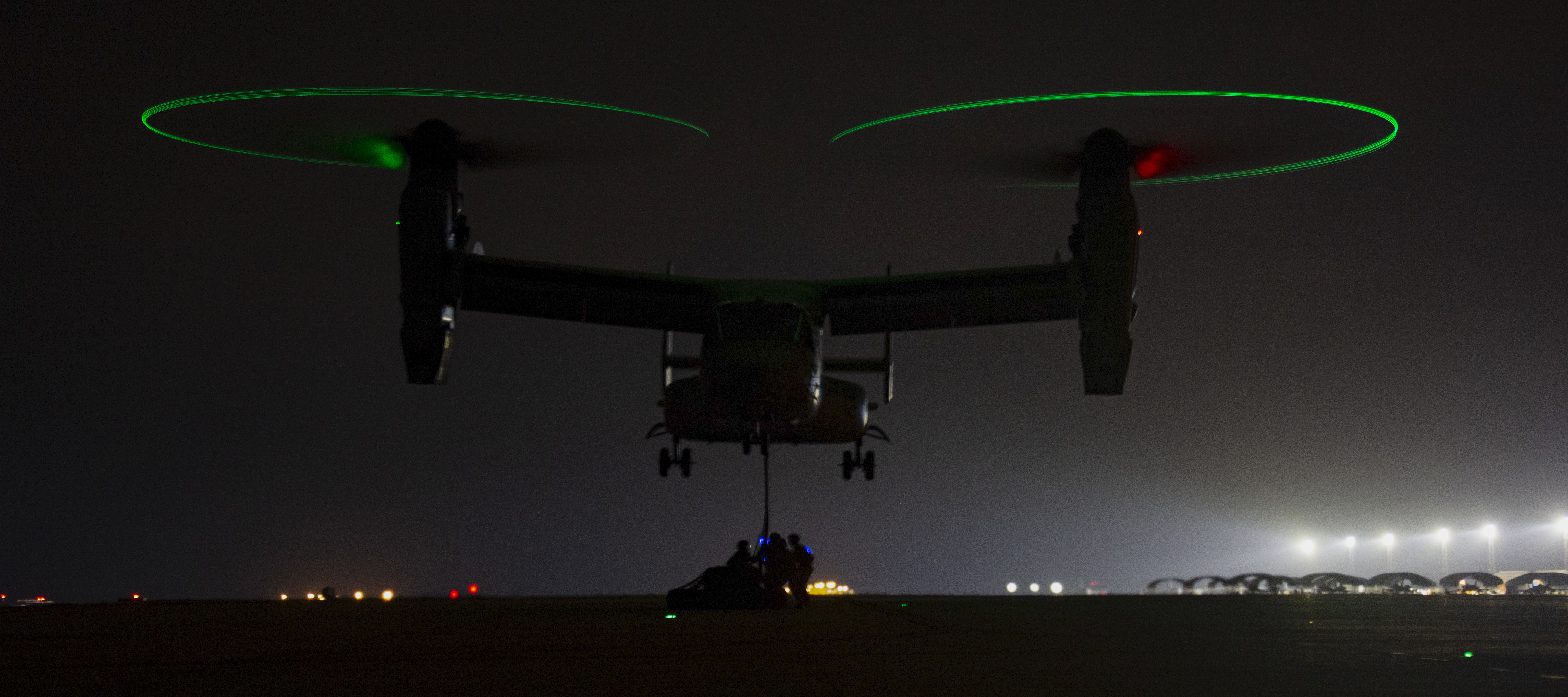 Marines train to expeditiously move cargo and equipment