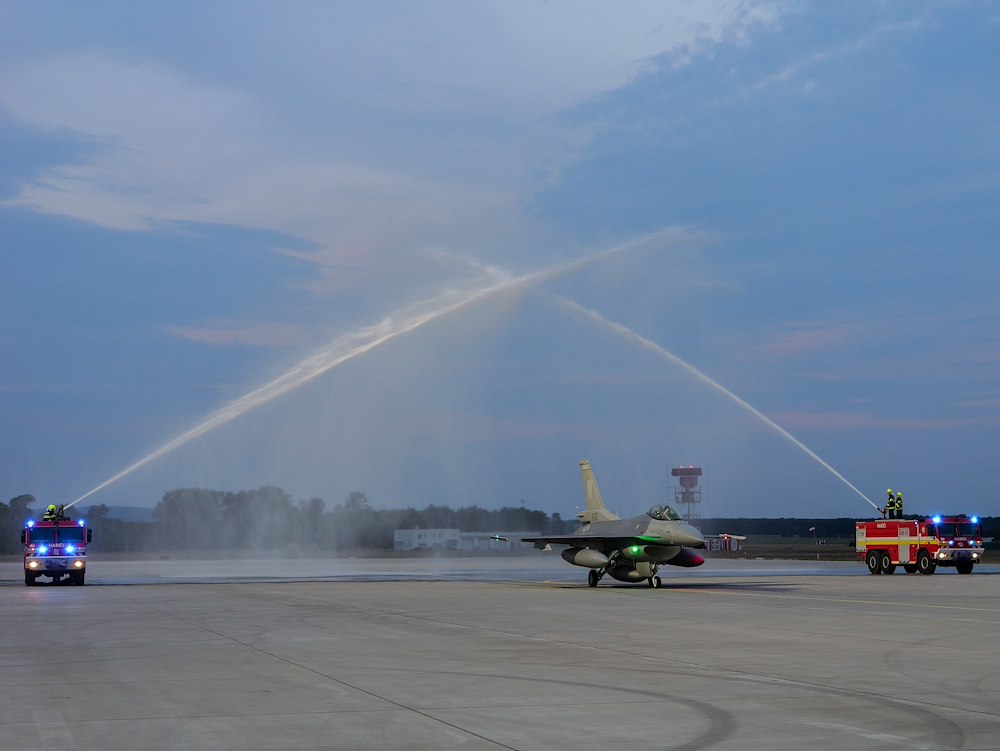 Slovakia welcomes 4th generation aircraft