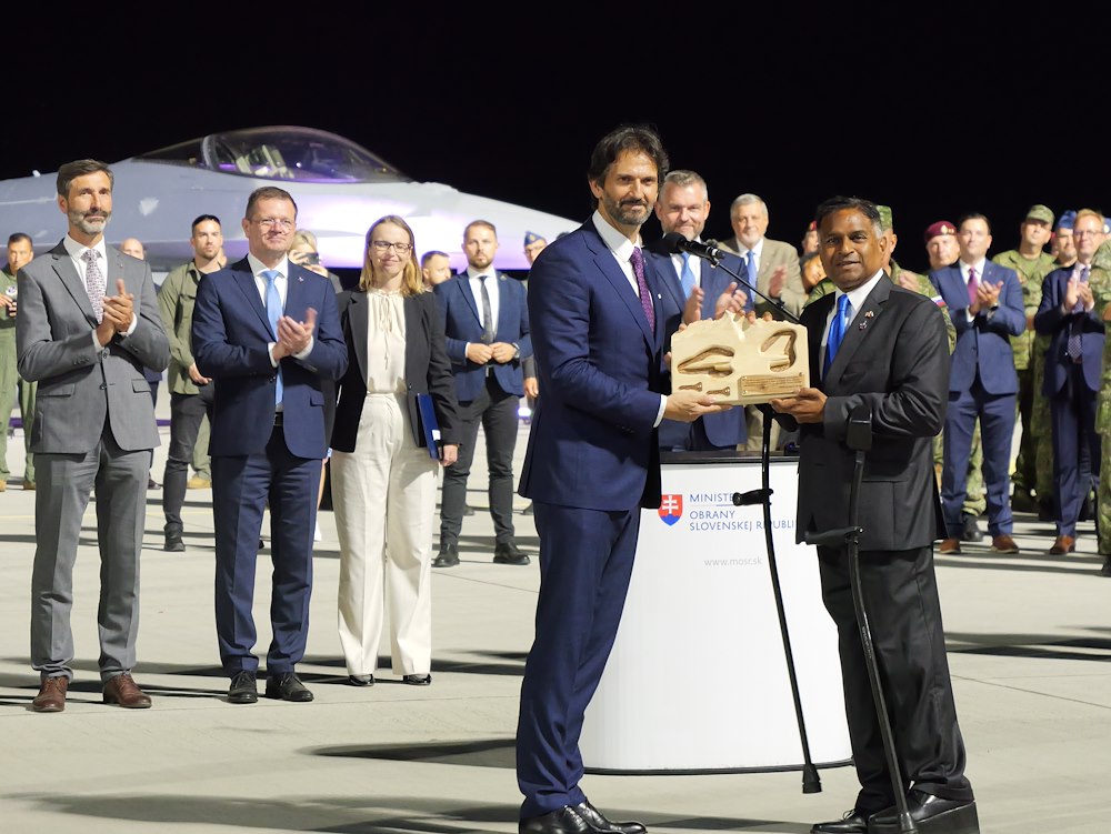 Slovakia welcomes 4th generation aircraft